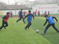 构成教与学师与生“共同在场”的双向互动讲堂力求在师生携手探索